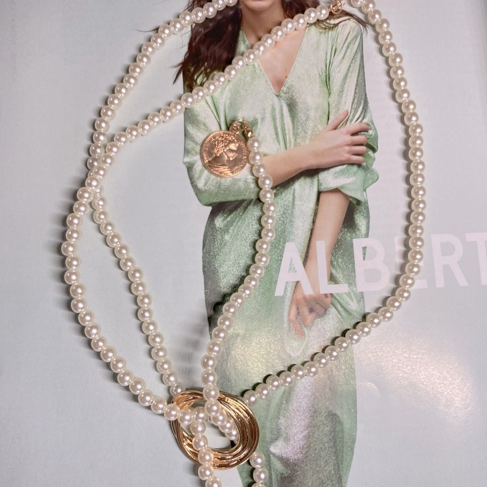 🌟 Long Faux Pearl Knot Necklace - Picture 4 of 4